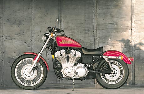 XLH 883